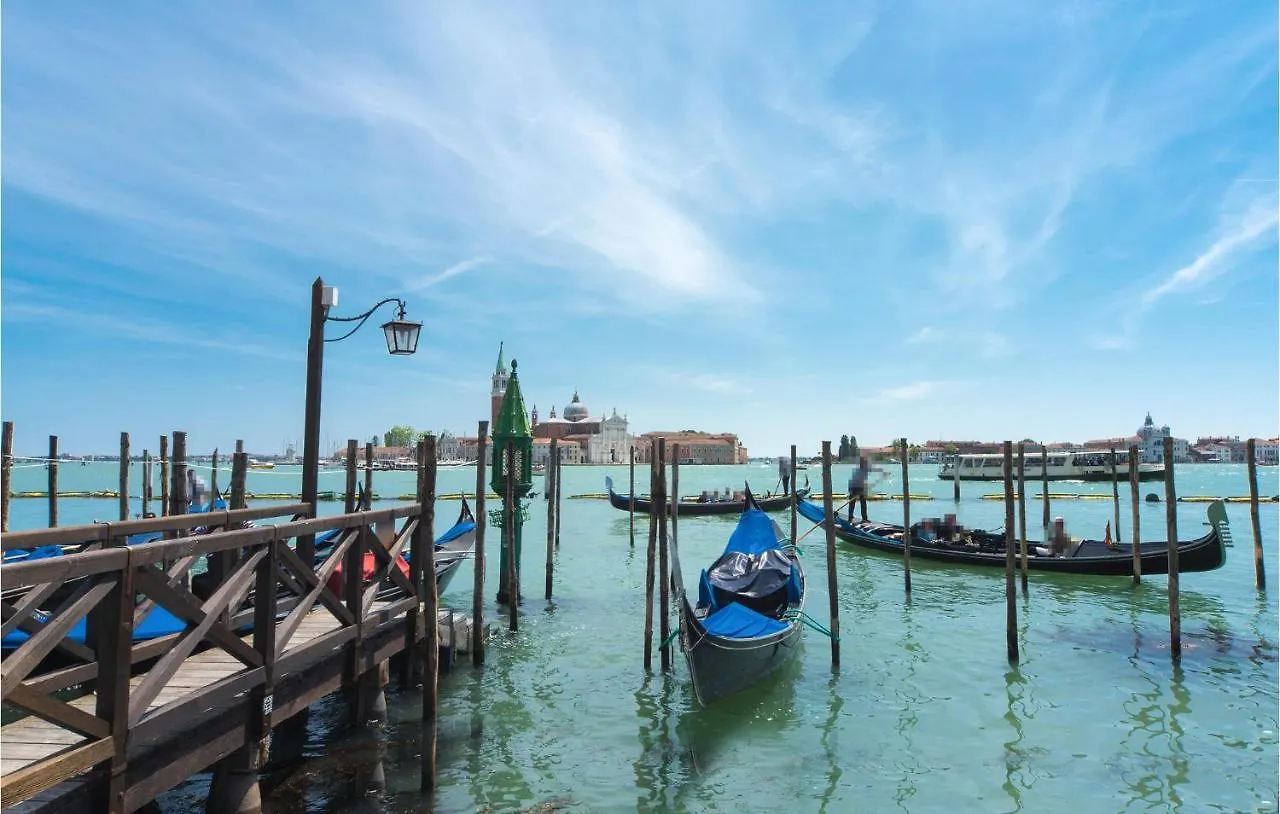 5 Bedroom Cozy Home In Fanzolo Di Vedelago Fonzolo Holiday home