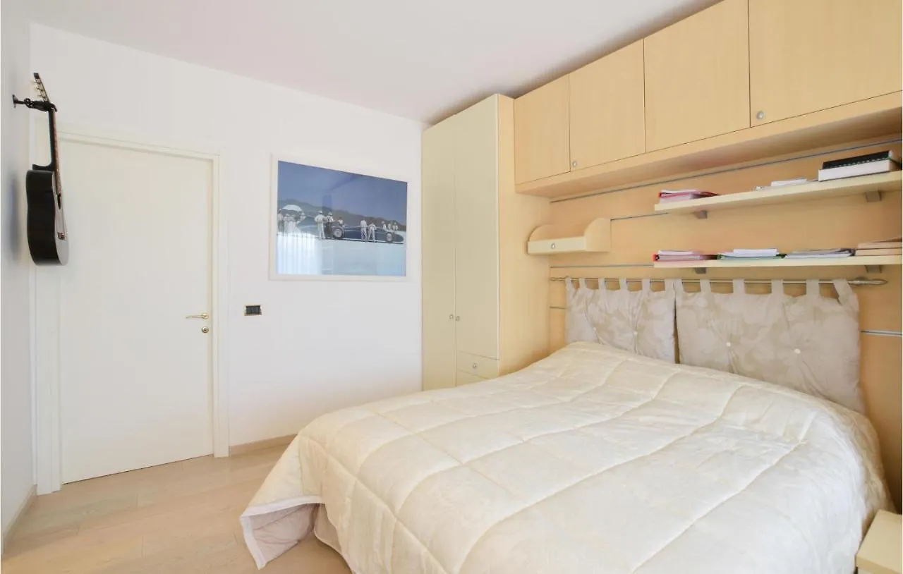 Holiday home 5 Bedroom Cozy Home In Fanzolo Di Vedelago Fonzolo