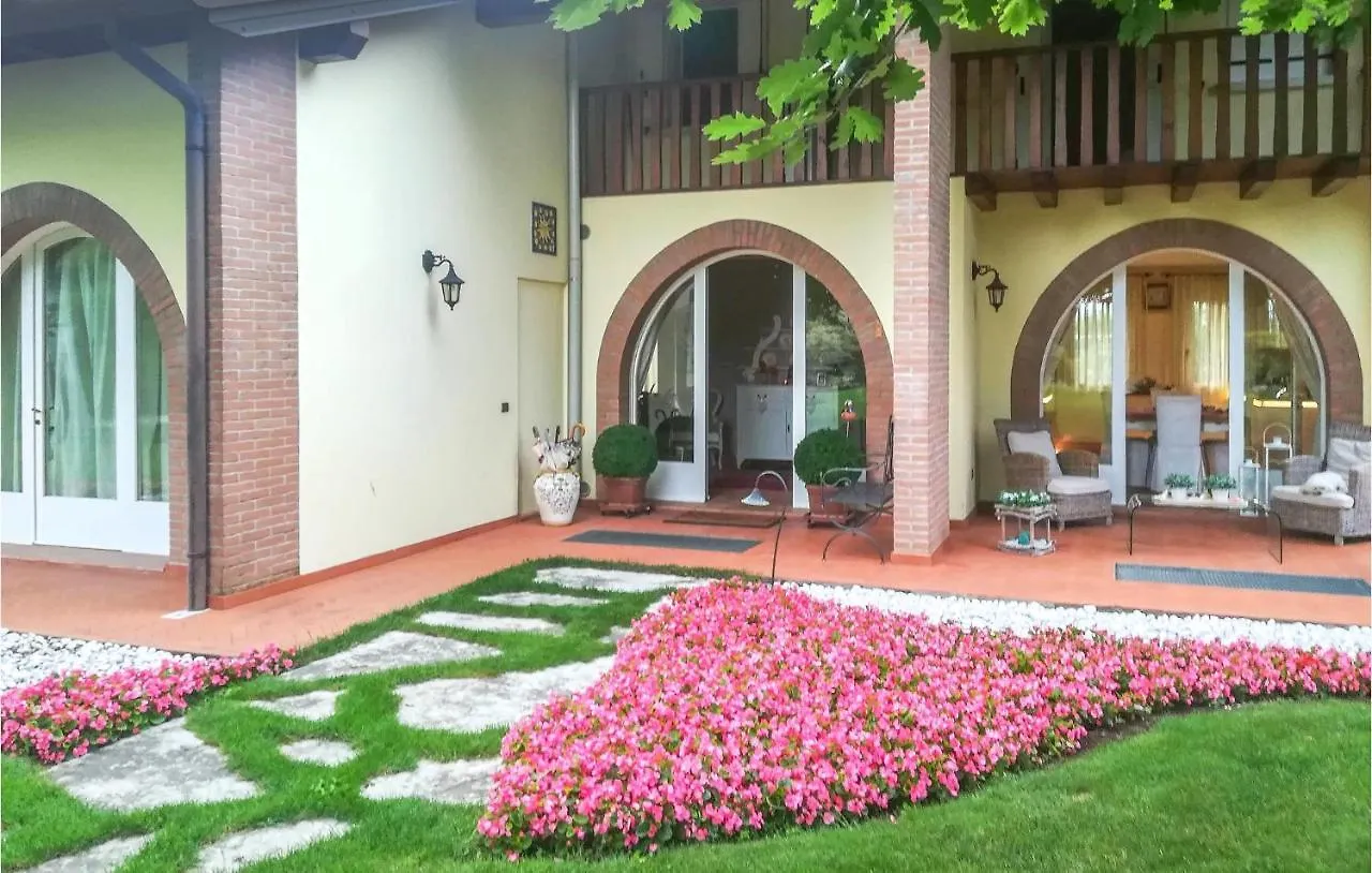 5 Bedroom Cozy Home In Fanzolo Di Vedelago Fonzolo Holiday home