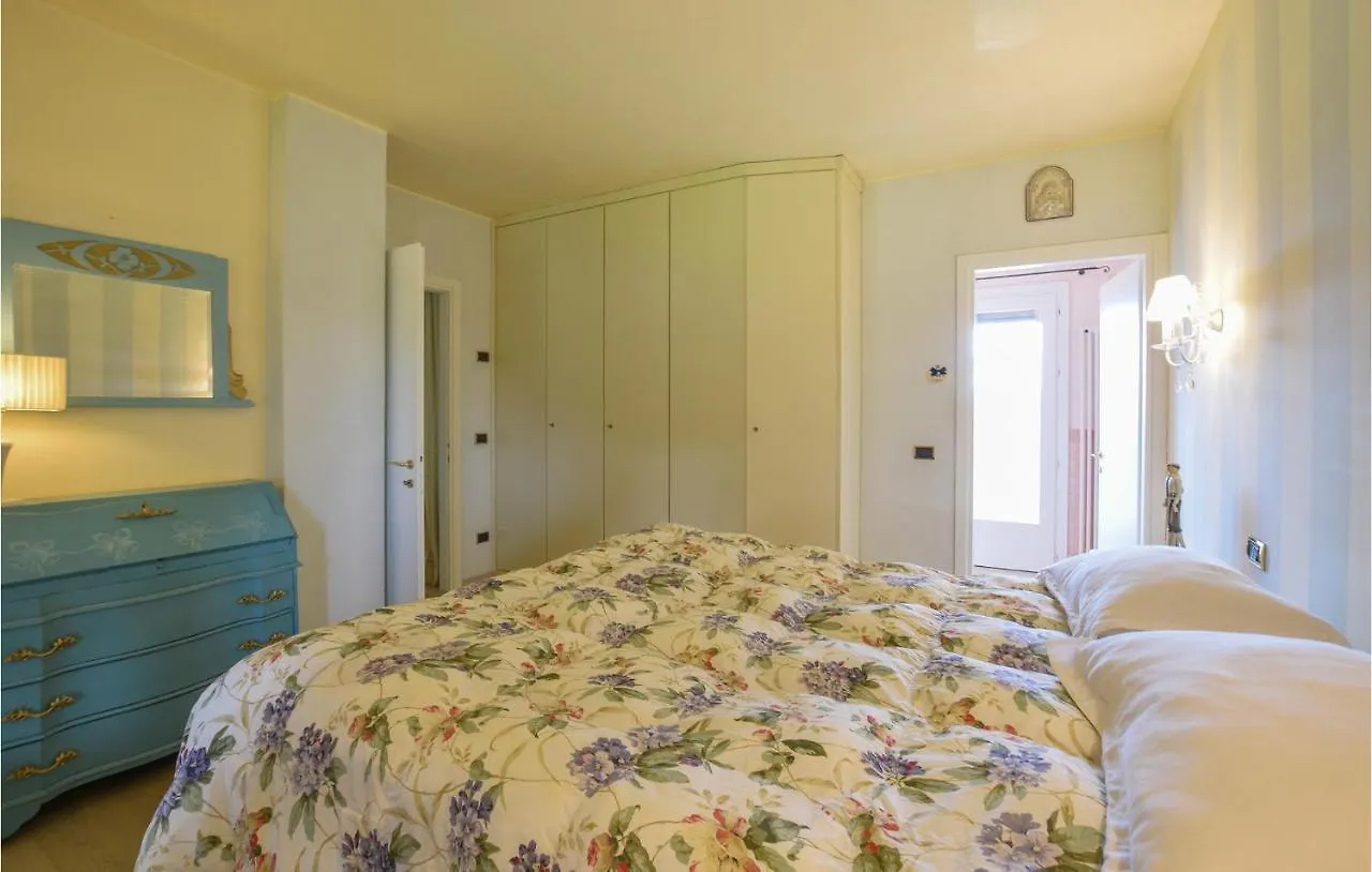 Holiday home 5 Bedroom Cozy Home In Fanzolo Di Vedelago Fonzolo